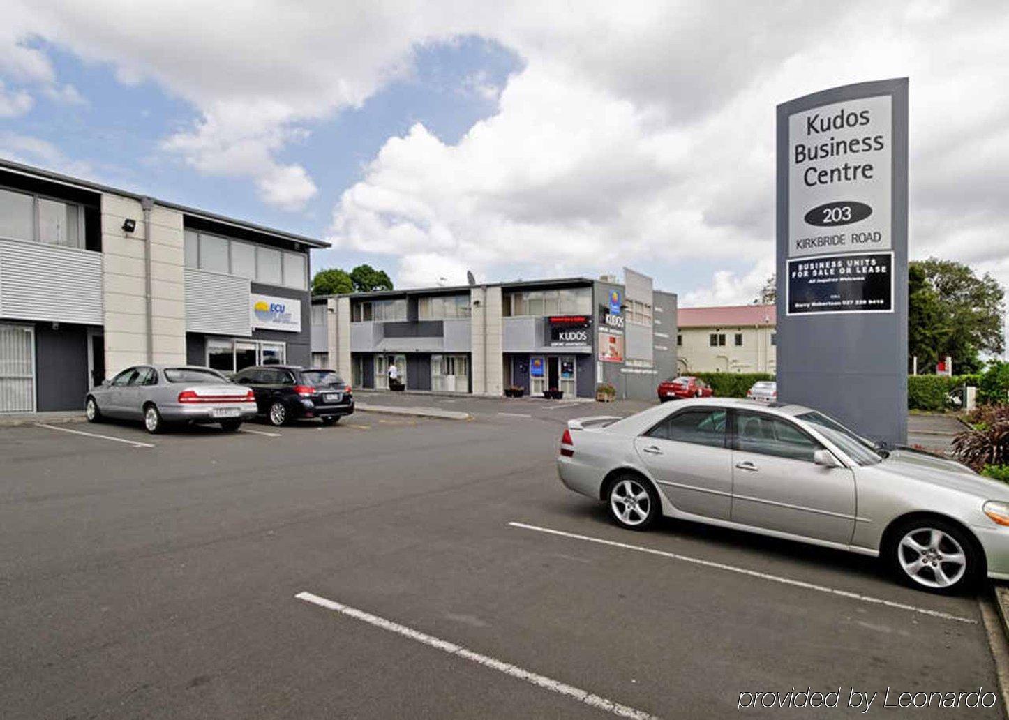 Kudos Business Suites & Airport Motel Auckland Exterior photo